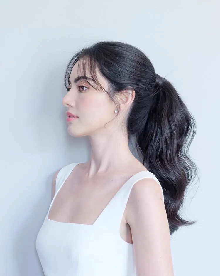 Tạo dáng chụp ảnh để có xương quai xanh đẹp Tạo dáng chụp ảnh để có xương quai xanh đẹp