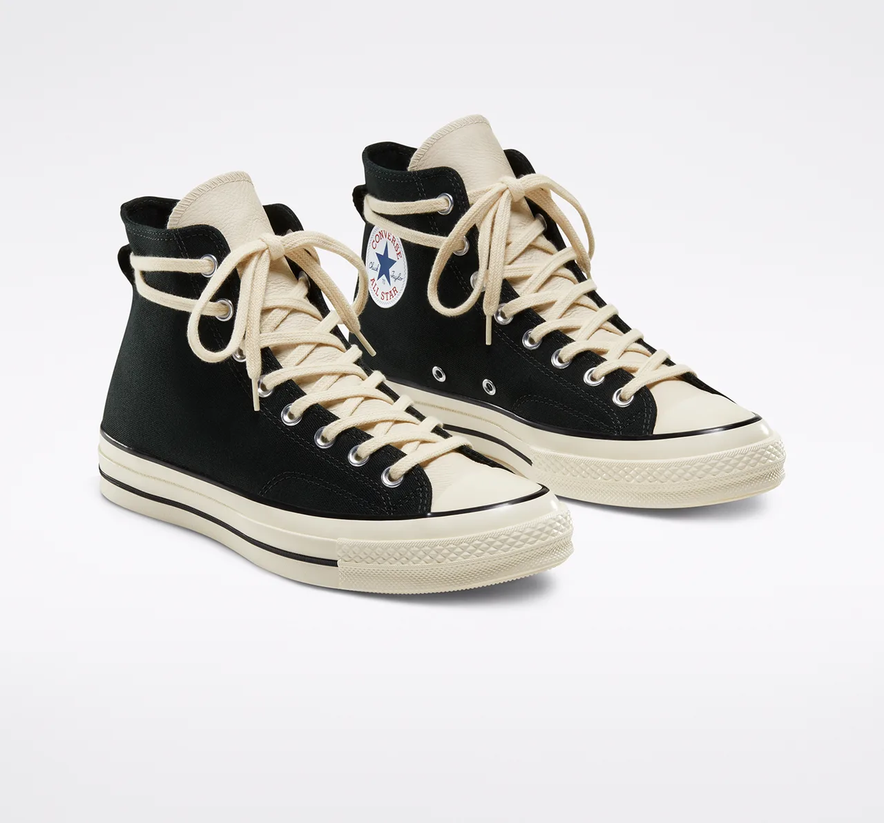 converse fear of god essentials đen trắng trong dàn incubate sẽ lên kệ tại việt nam