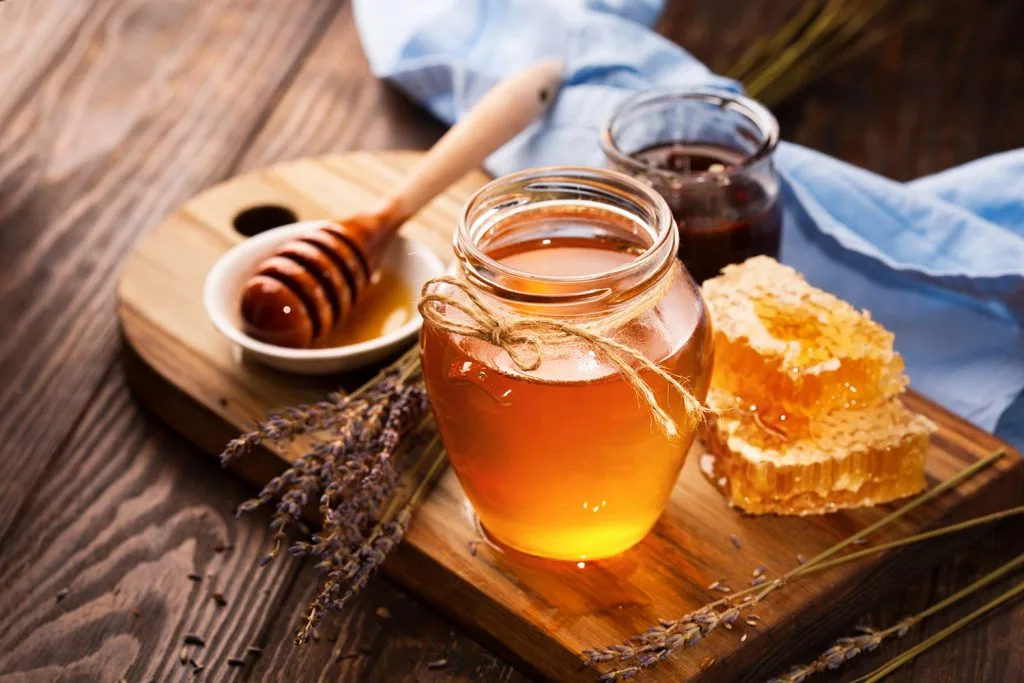 Son dưỡng môi từ mật ong nguyên chất Son dưỡng môi từ mật ong nguyên chất