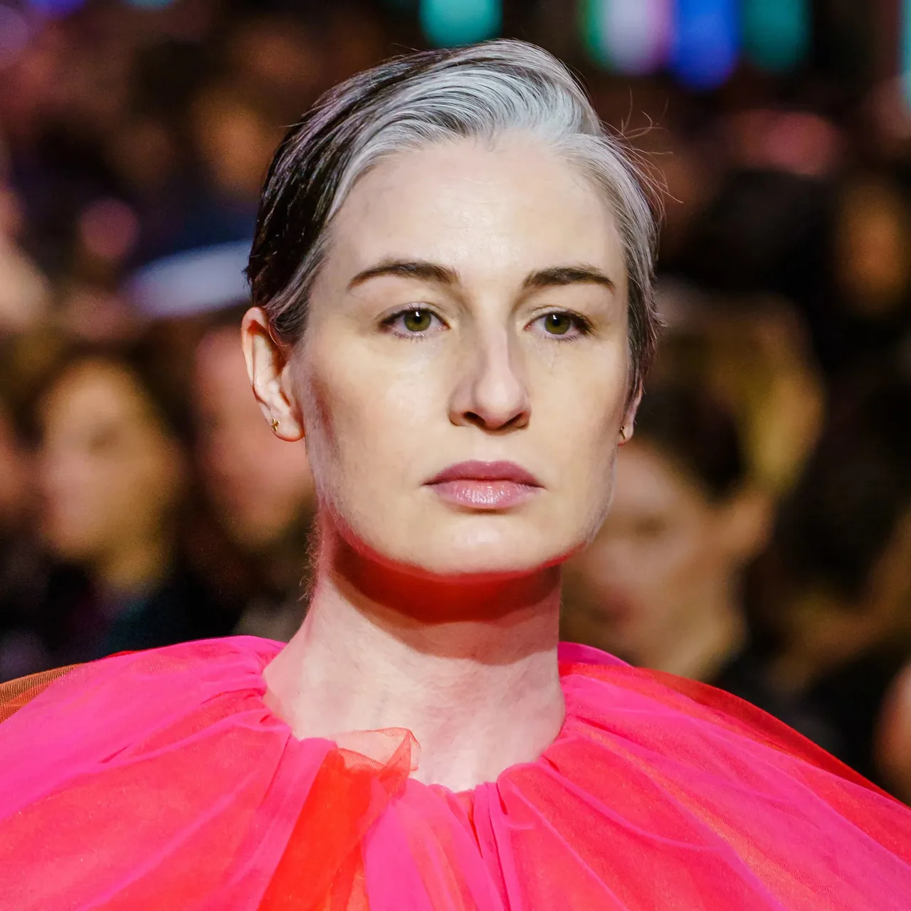vẻ đẹp của tóc bạc Erin O’ Connor vẻ đẹp của tóc bạc Erin O’ Connor