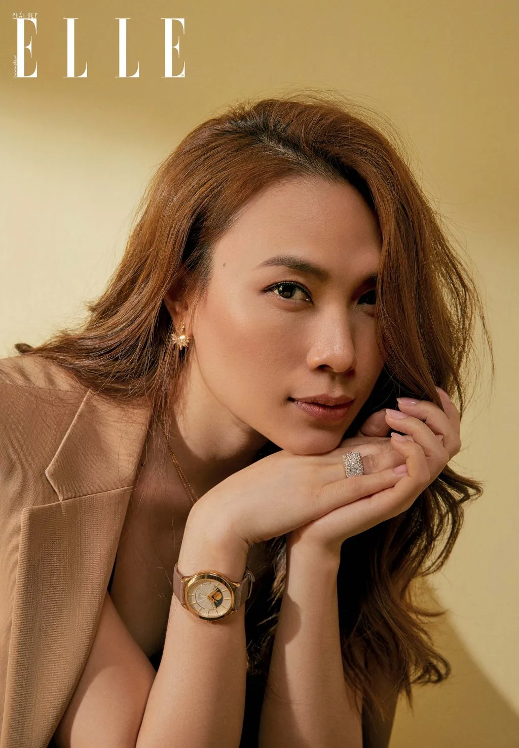 Mỹ Tâm 5 cô gái nhìn vào ống kính