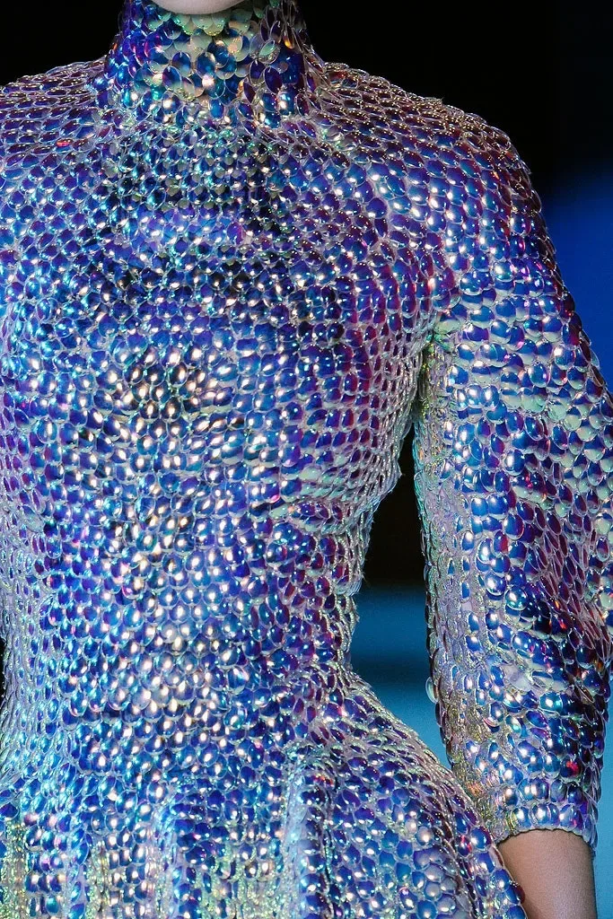 đầm sequins da rắn mcqueen