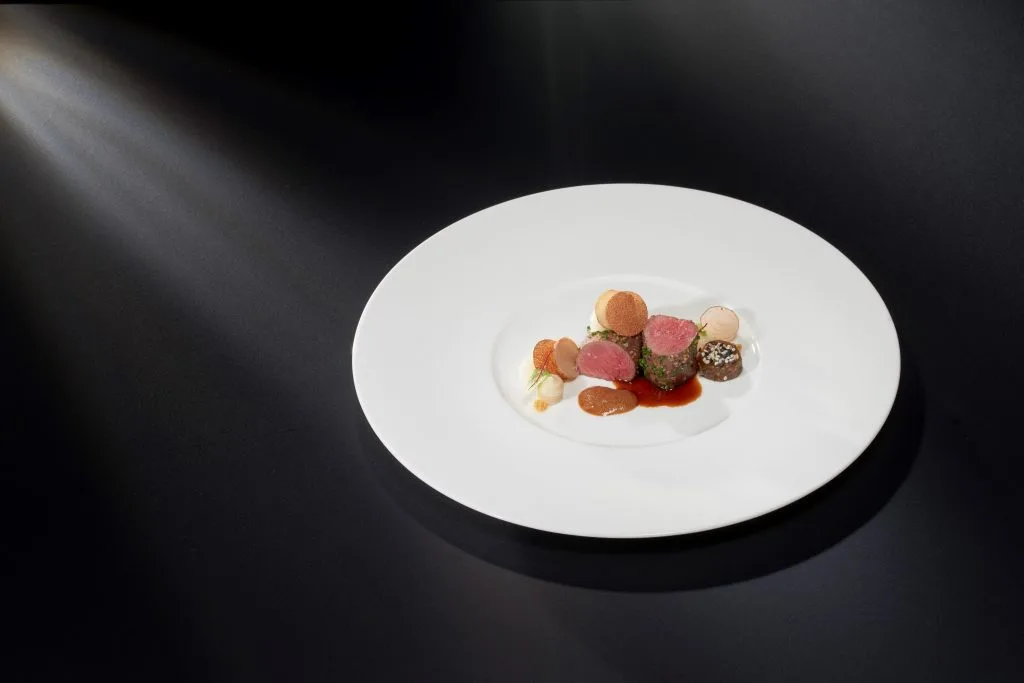 bếp trưởng sao Michelin trẻ nhất tại Hôtel Des Arts Saigon 9