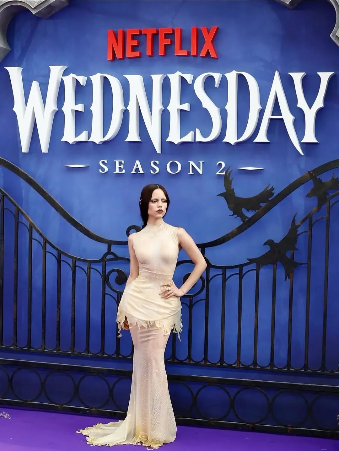 Jenna Ortega tại thảm đỏ Wednesday