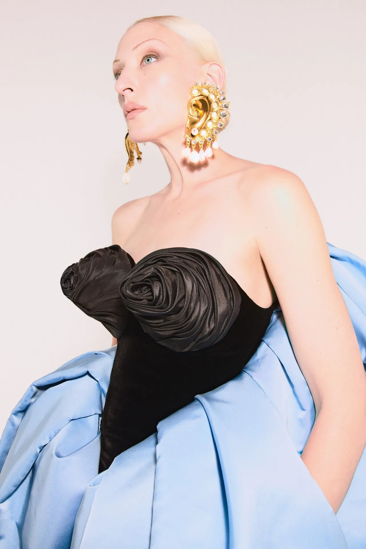 Schiaparelli Couture thu đông 2021 phụ kiện