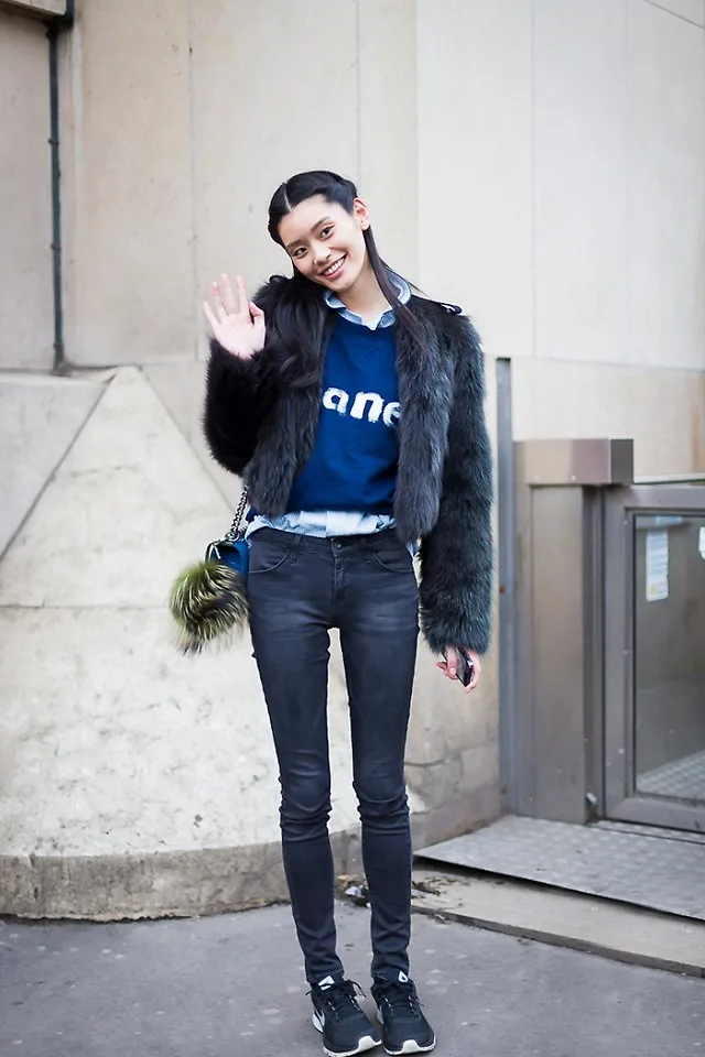 Năng động cùng sweatshirt 136