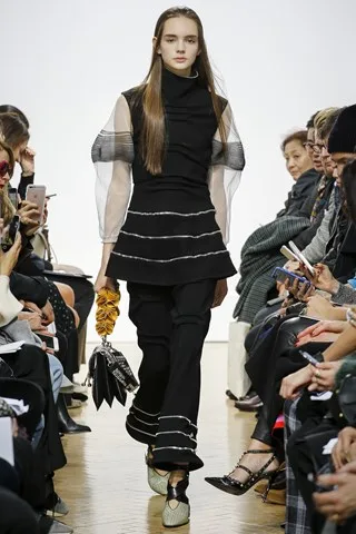 Một thiết kế monotone từ BST của JW Anderson