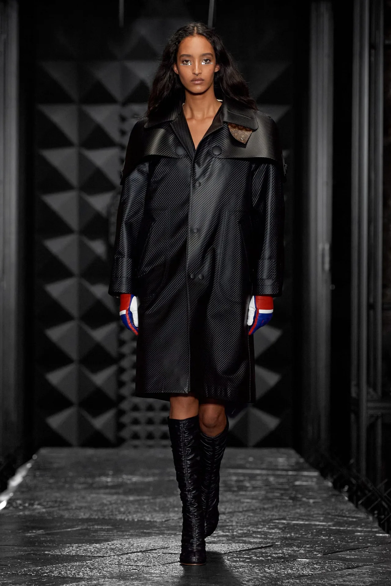 00033-louis-vuitton-fall-2023-ready-to-wear-credit-gorunway