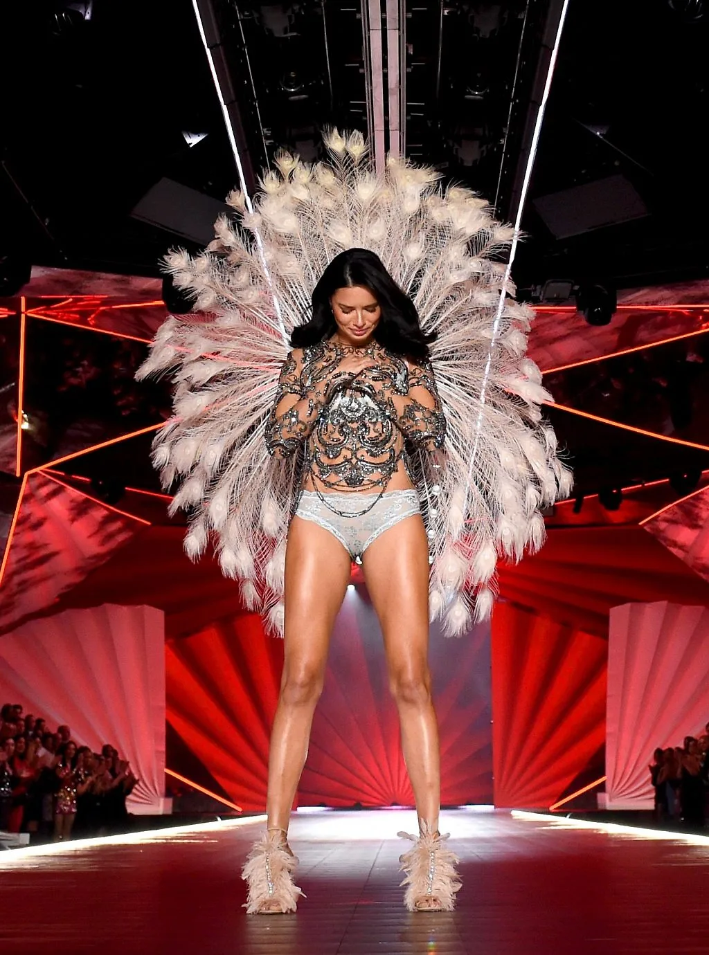 siêu mẫu Adriana Lima