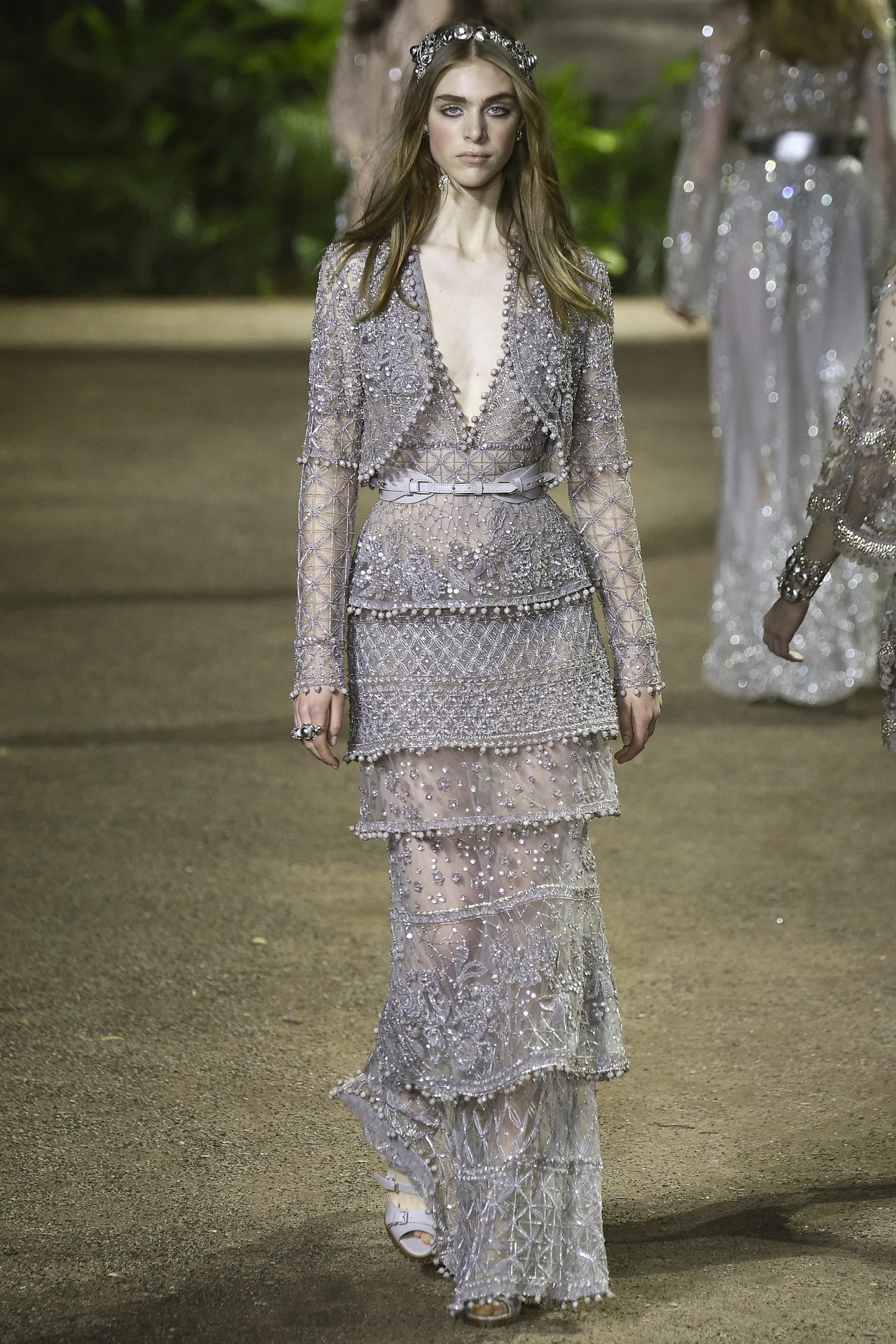 elie-saab-spring2016-ellevietnam(26)