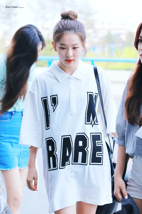 Tắc kè hoa trong phong cách thời trang của Seulgi (Red Velvet)