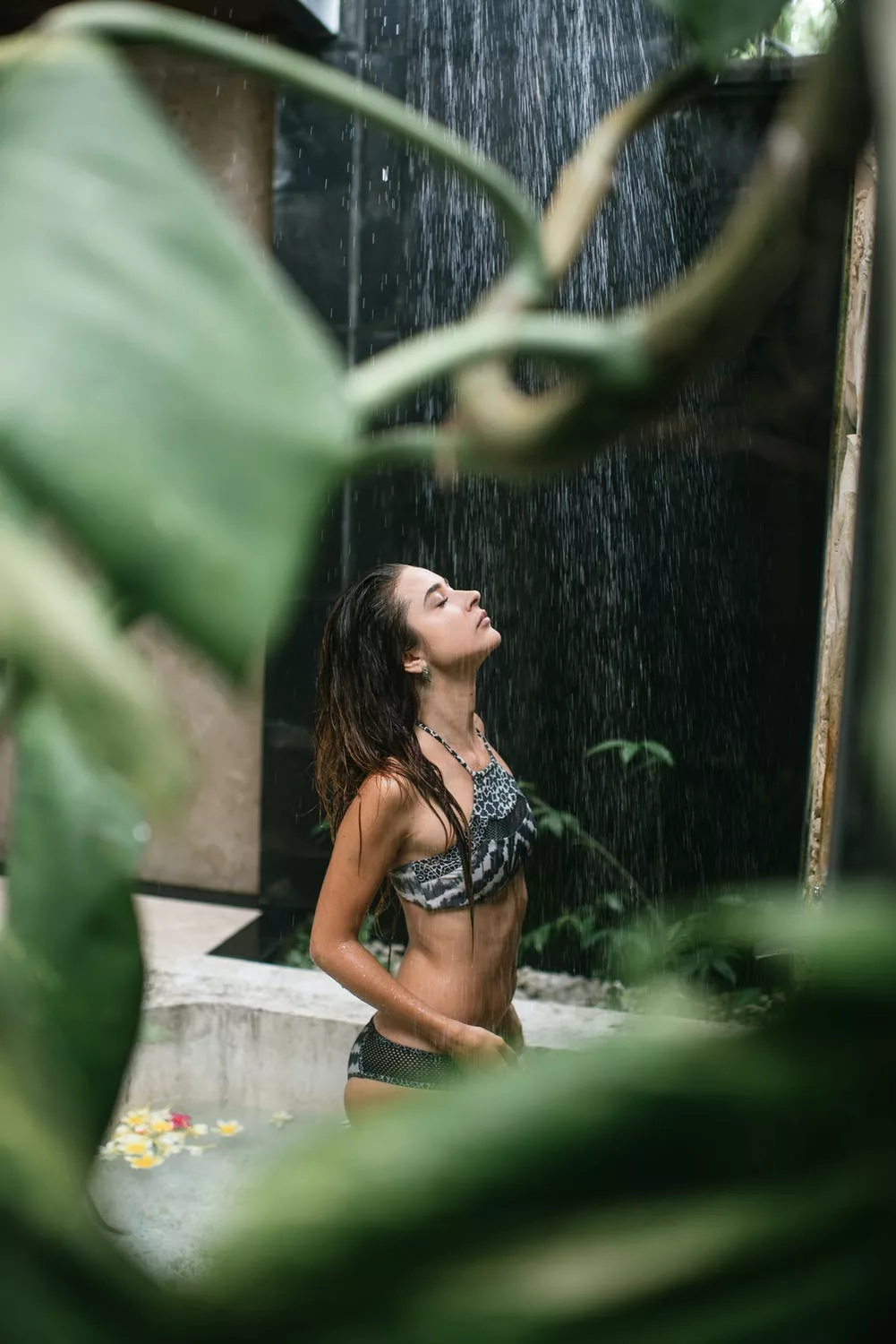 người yêu mưa thường là người nghiện tắm