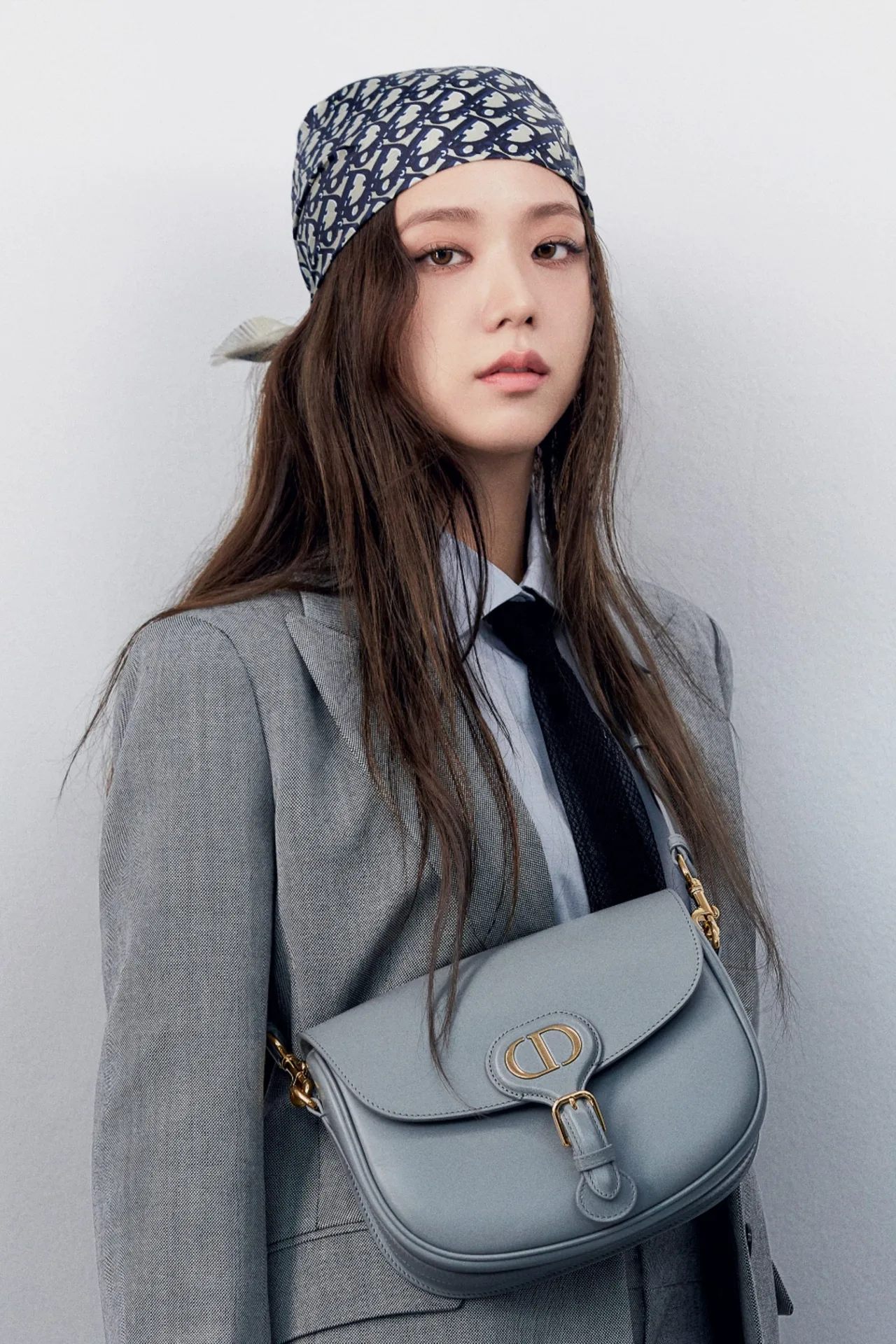 khăn trùm tóc Dior Jisoo