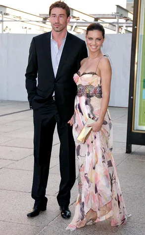 Adriana Lima bên cạnh chồng, cầu thủ bóng rổ Marko Jaric