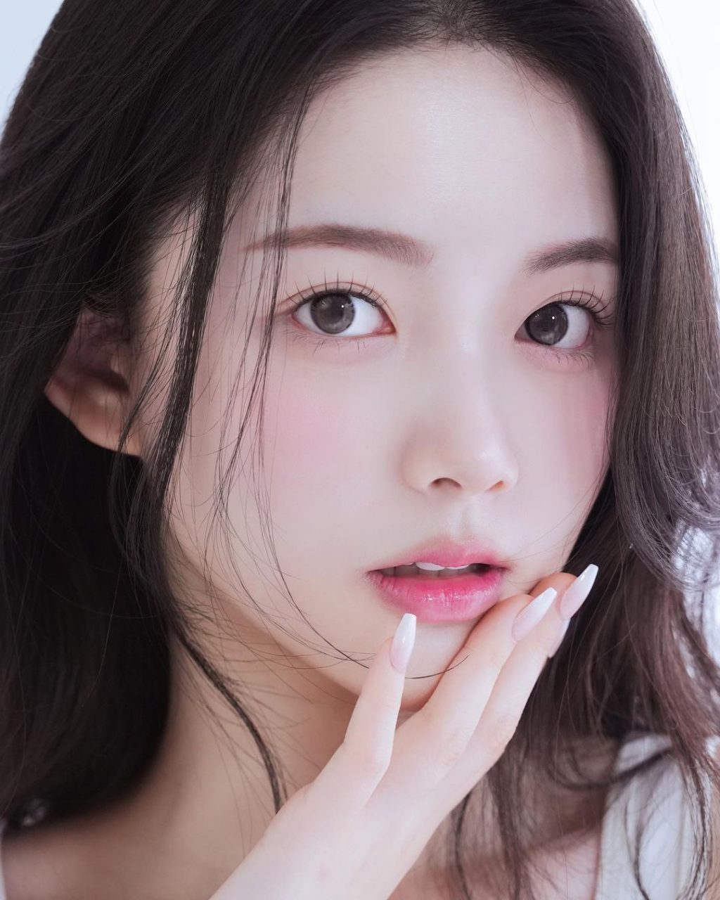 Trang điểm bọng mắt cho ánh nhìn thêm thu hút. Trang điểm bọng mắt cho ánh nhìn thêm thu hút.