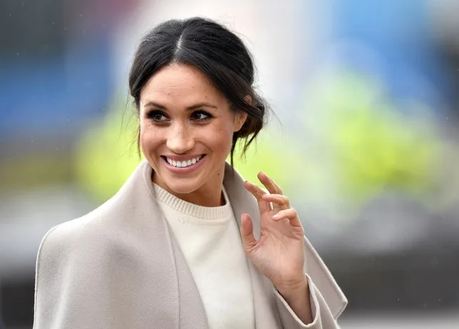 Meghan Markle son môi đỏ Meghan Markle son môi đỏ