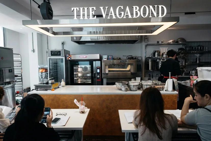 Không gian làm bánh của The Vagabond Pâtisserie & Café elle lifetsyle map đợt 2