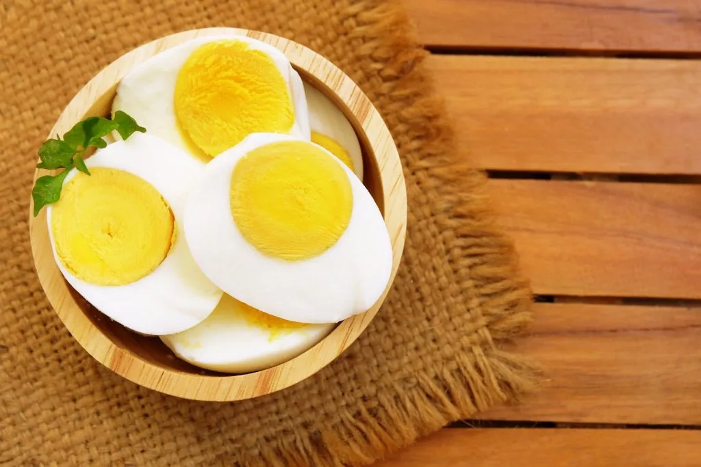 Trứng là một trong các thực phẩm giúp nuôi dưỡng và bảo vệ tóc Trứng là một trong các thực phẩm giúp nuôi dưỡng và bảo vệ tóc
