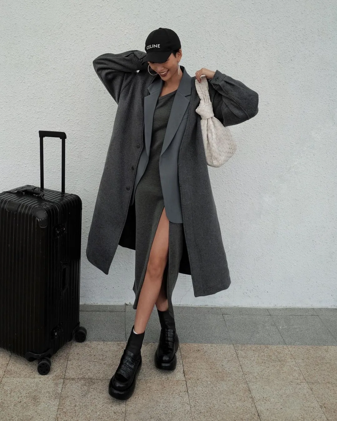 váy hai dây phối áo blazer