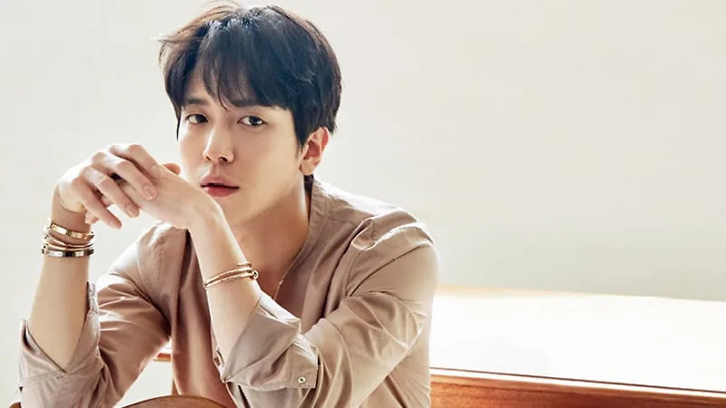 Jung Yonghwa viết thư tay xin lỗi fan vì nghi án "đi cửa sau" vào trường đại học danh giá Jung Yonghwa viết thư tay xin lỗi fan vì nghi án "đi cửa sau" vào trường đại học danh giá