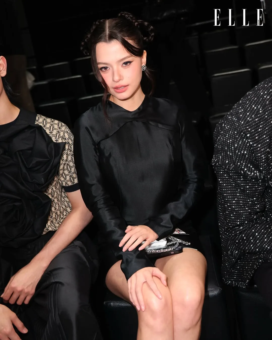 Becky Armstrong là nàng thơ đa sắc tại ELLE Fashion Week 2025