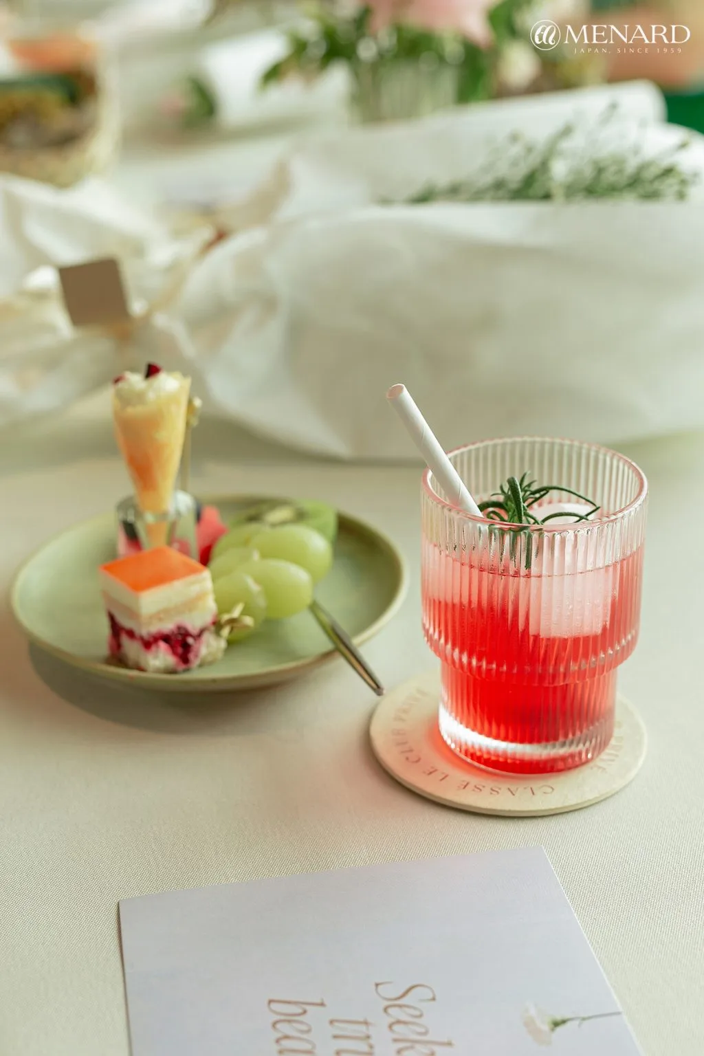bánh và nước mùa hè