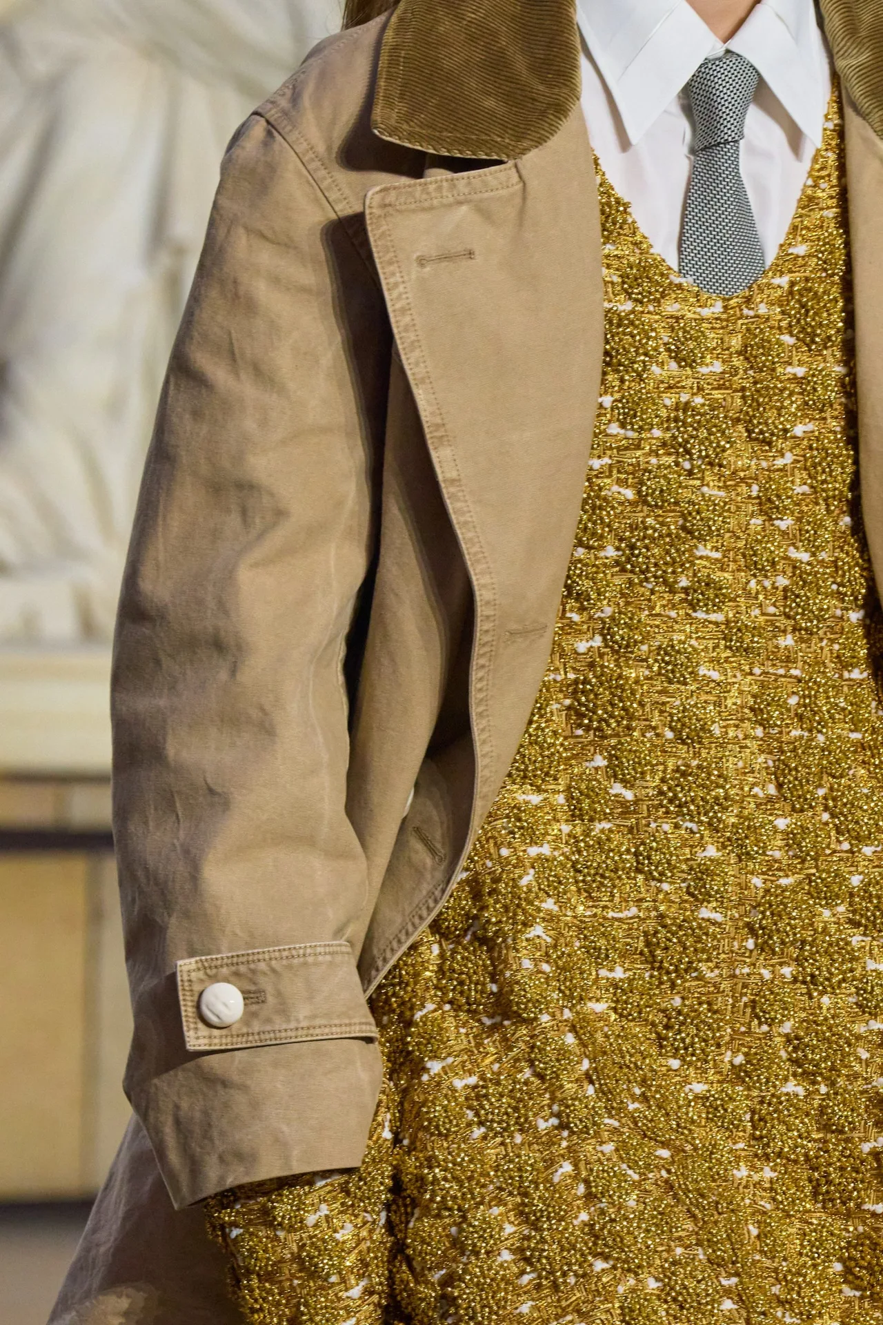 detailed look Louis Vuitton Thu Đông 2022