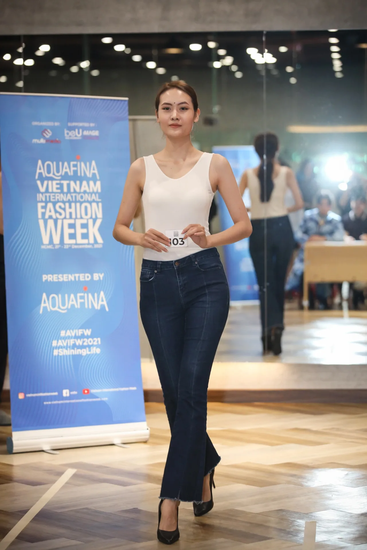 người mẫu ở buổi casting thời trang Aquafina
