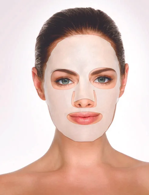 Mặt nạ là “vitamin thiết yếu” masqueologymaskcropped