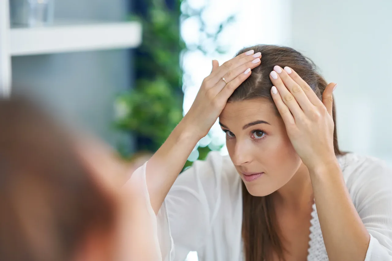 Đã từng sử dụng thuốc trị rụng tóc thì không nên dùng tinh dầu hương thảo mà nên tham khảo qua ý kiến của bác sĩ