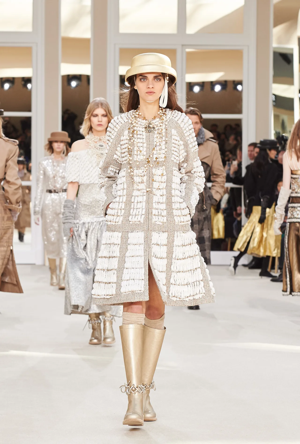 Bộ sưu tập Chanel Thu Đông 2016 ELLE VIETNAM