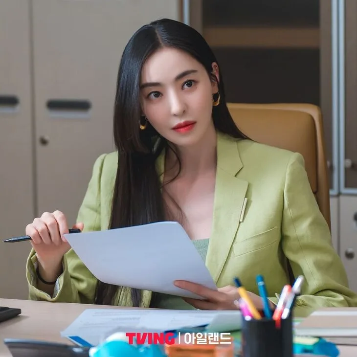 Lee Da Hee. Ảnh: Instagram@Tving. Lee Da Hee Island Tving