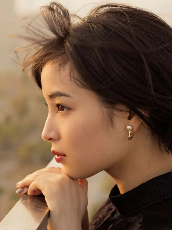 Làn da nhạy cảm dễ bị hứng chịu nhiều tác động từ môi trường và khí hậu Làn da nhạy cảm dễ bị hứng chịu nhiều tác động từ môi trường và khí hậu