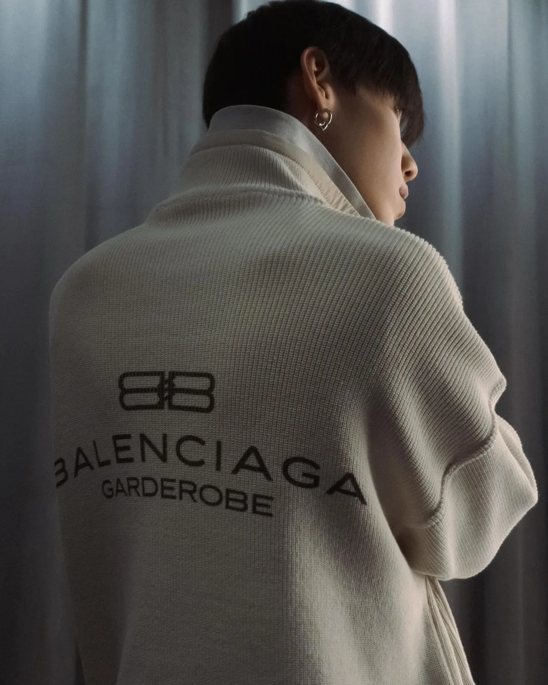 @pp.kritt diện áo balenciaga