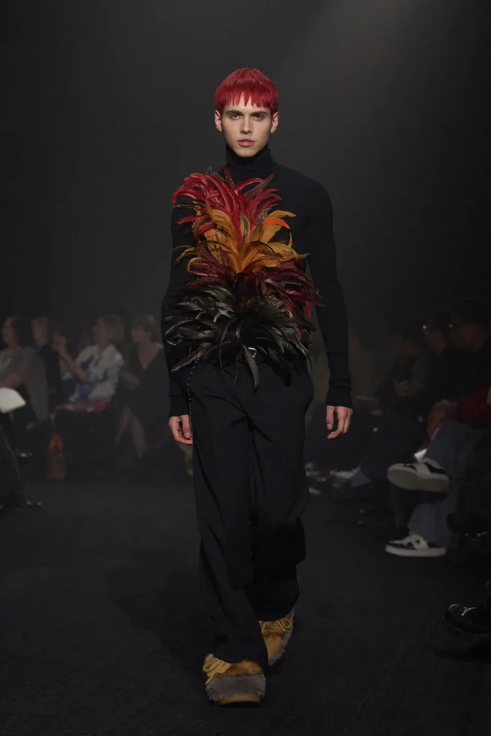00040-burberry-fall-2023-ready-to-wear-credit-gorunway