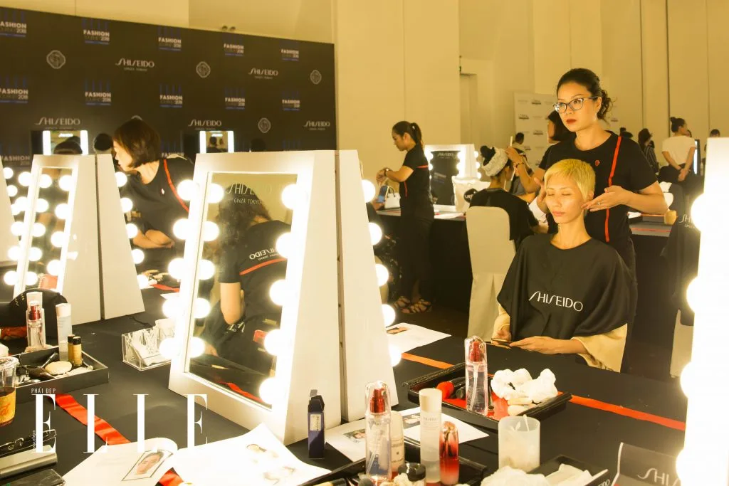 elle fashion journey 2018 hậu trường trang điểm shiseido 2 elle fashion journey 2018 hậu trường trang điểm shiseido 2