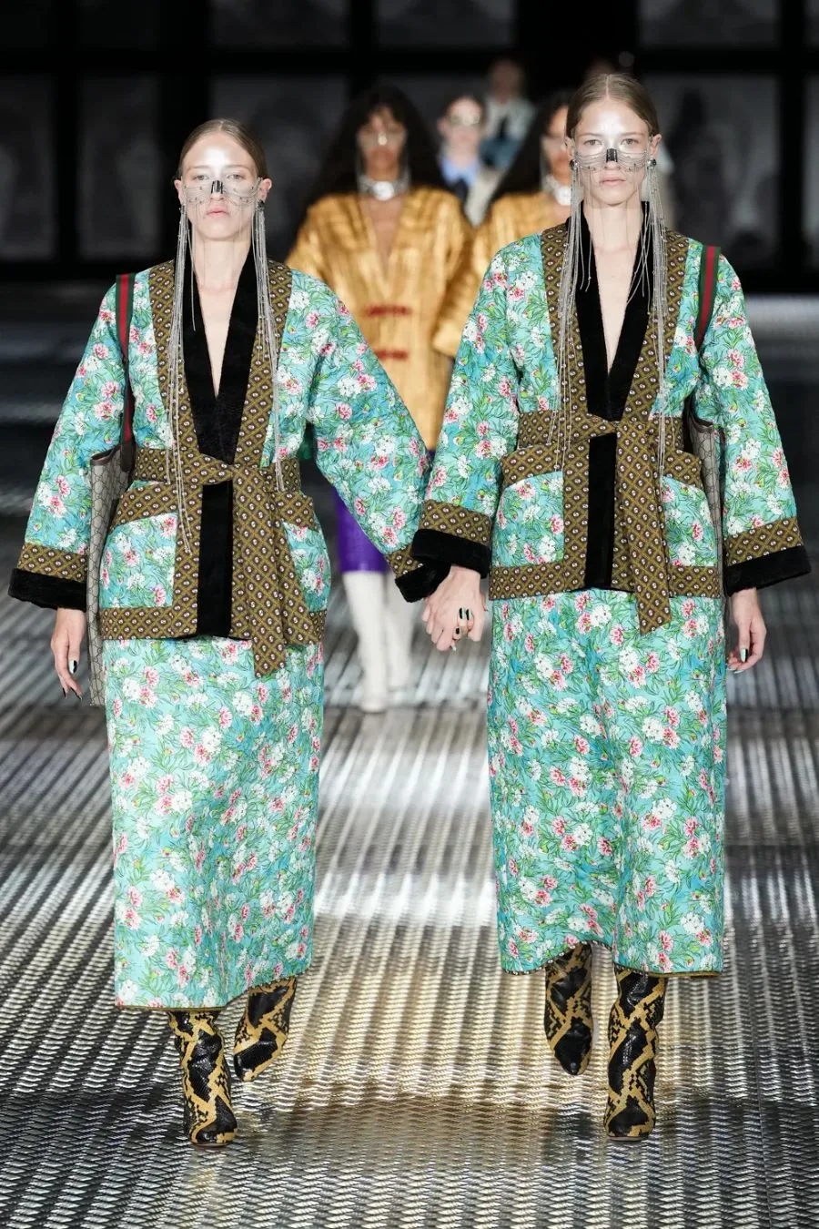 GG xuân hè 2023 look 29