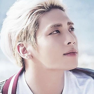 Nhìn lại chặng đường sự nghiệp đáng tự hào của chàng trai trẻ mang tên Jonghyun