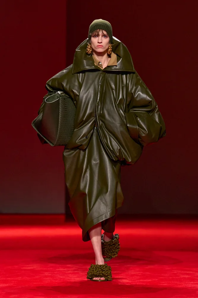Áo khoác phao status coat