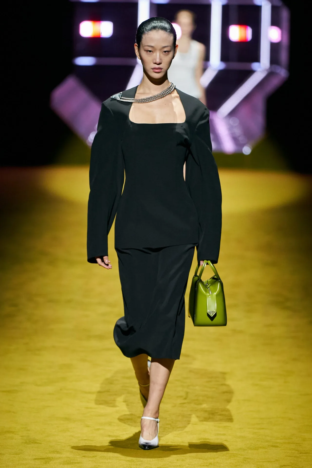 Prada Thu Đông 2022 look 53