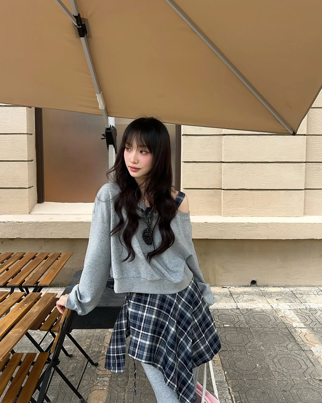 hthuy_toui diện váy ca rô