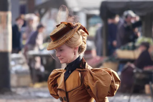 phim_kinh_di_crimsonpeak_lau_dai_dam_mau 12