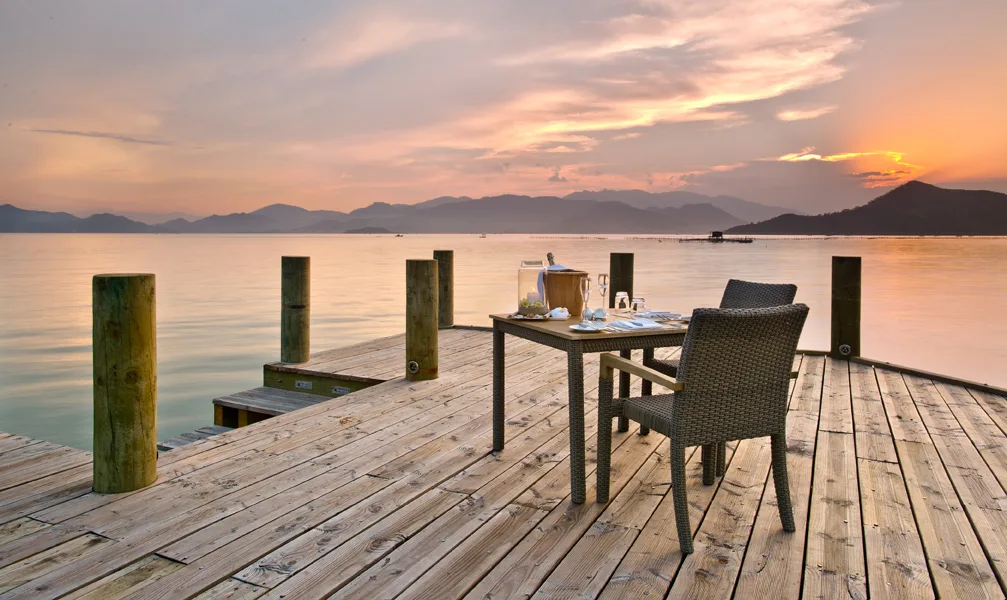 (9) L_Alyana_Ninh_Van_Bay_Jetty_Dining