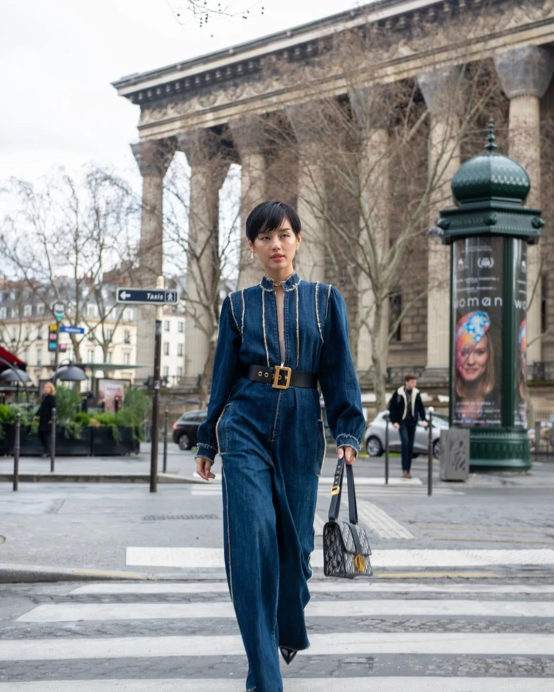 khánh linh châu bùi tại paris dior thu đông 2020