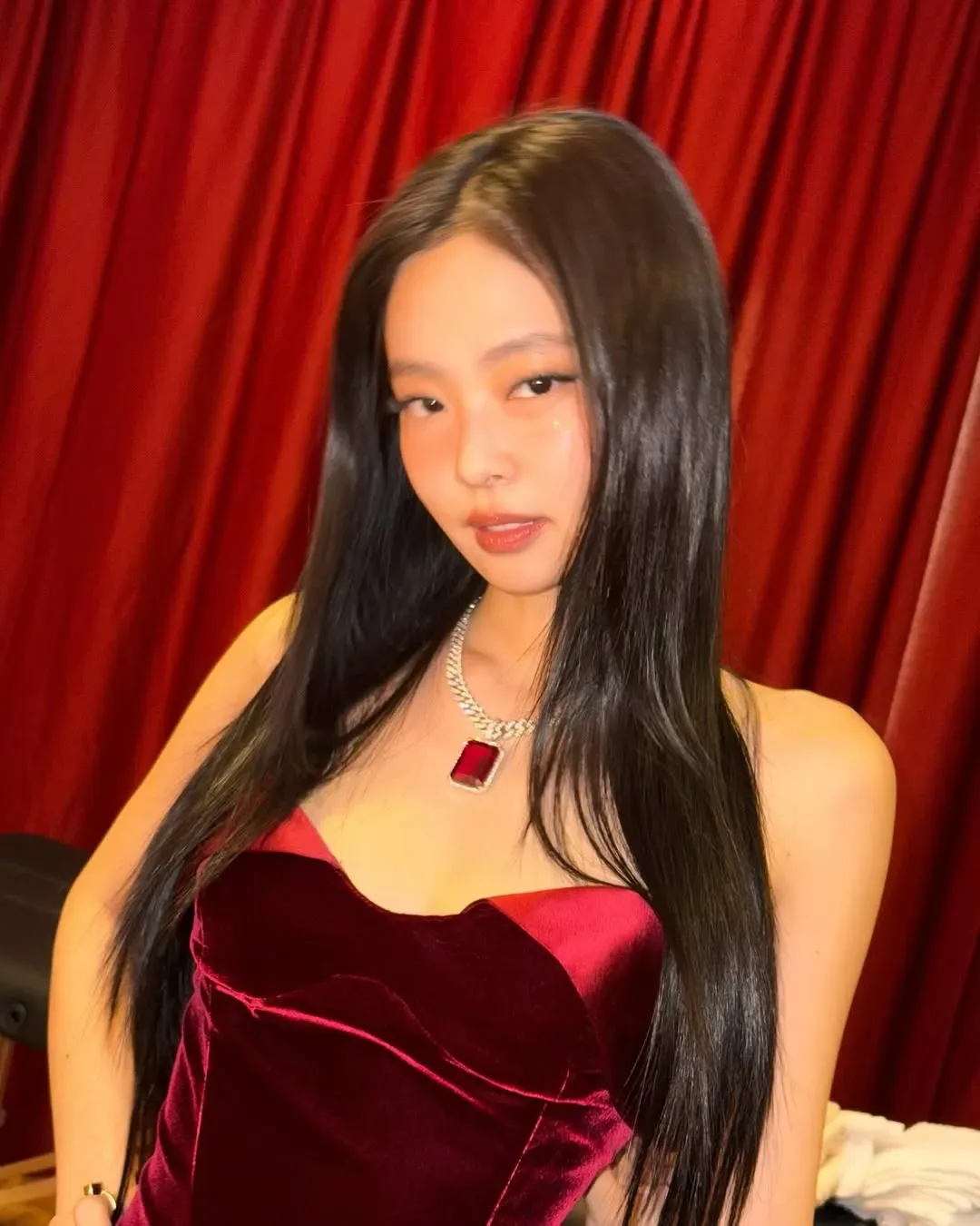 vòng cổ ruby của Jennie