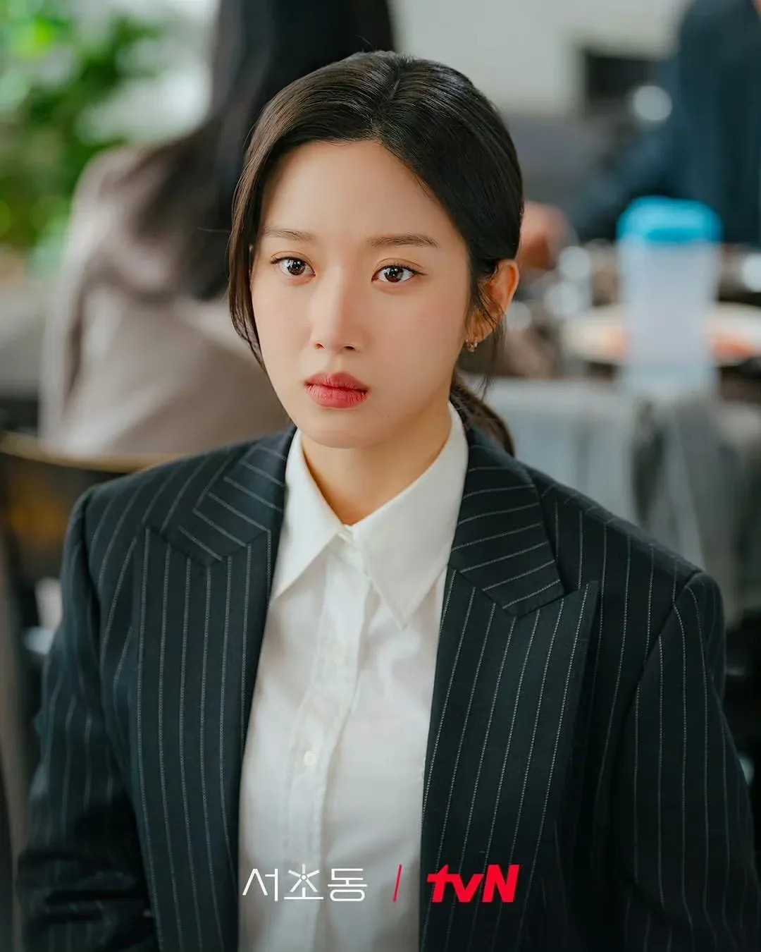 Tạo hình chỉn chu của Moon Ga Young trong bộ phim mới.