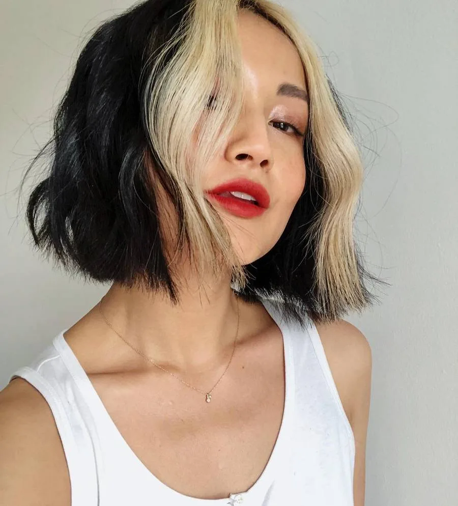 cô gái đánh son đỏ làm đẹp tiktok cô gái đánh son đỏ làm đẹp tiktok