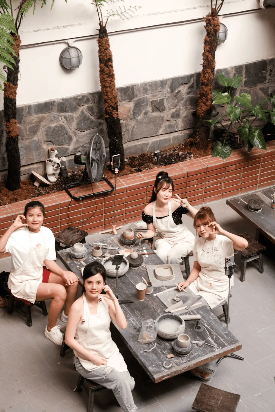 hiên concept làm gốm