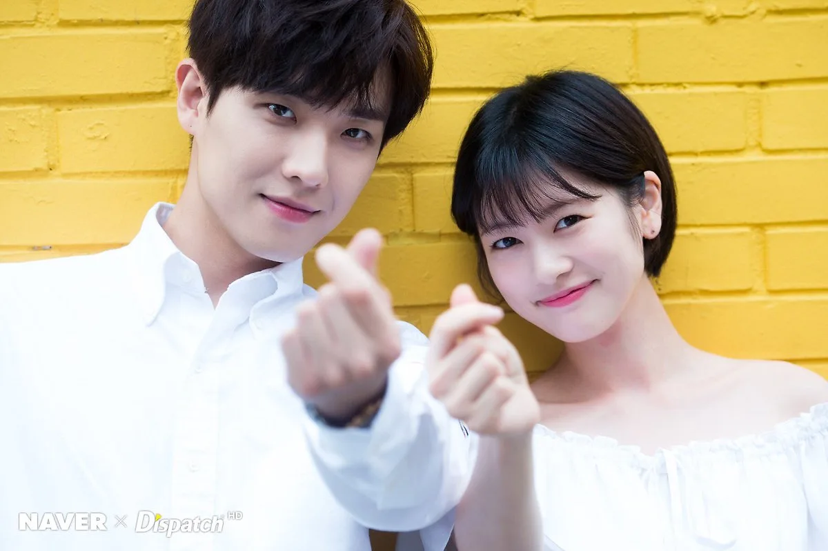 Nhìn lại những lần chào xuân bùng nổ của Dispatch Nhìn lại những lần chào xuân bùng nổ của Dispatch