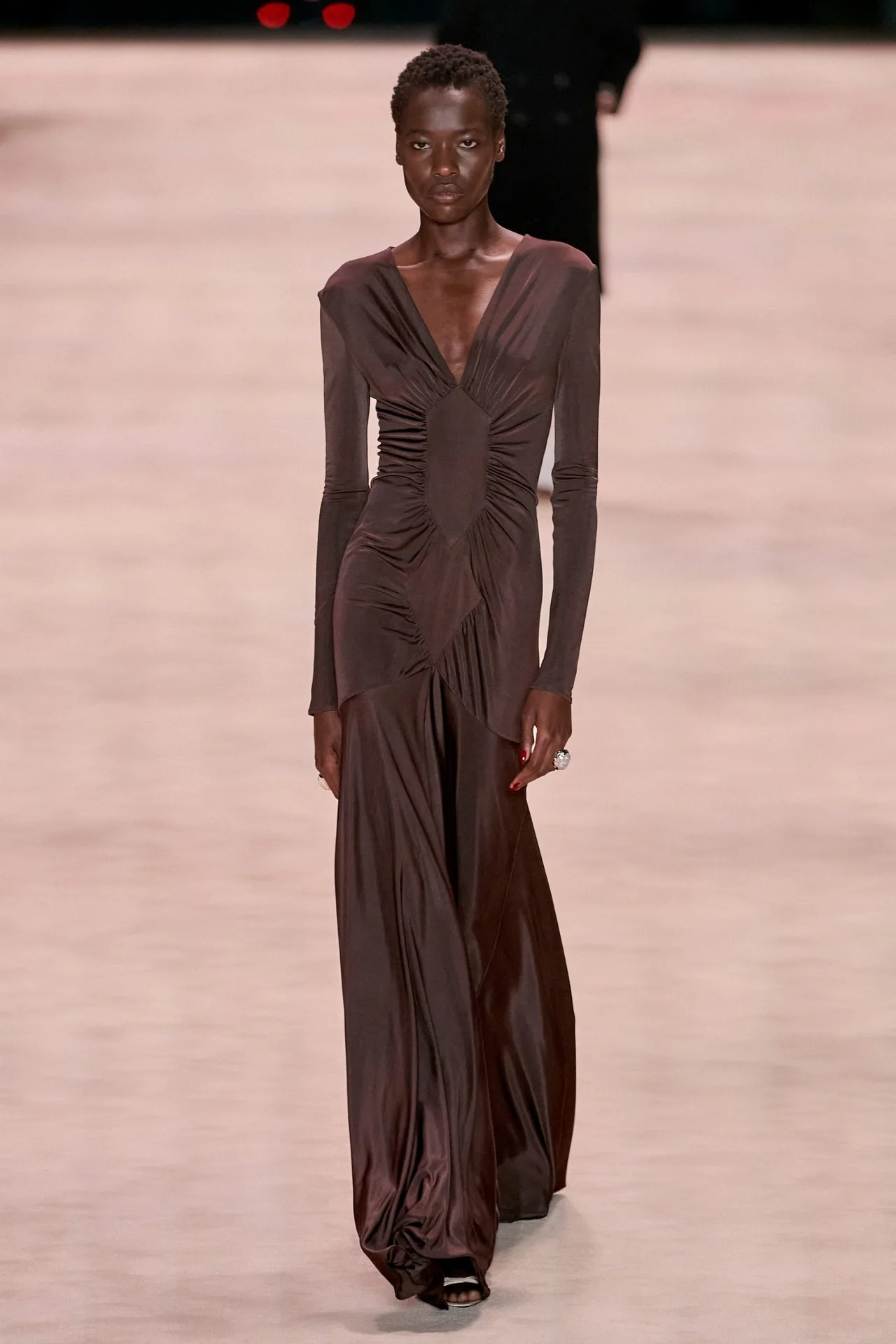 Saint Laurent ready-to-wear mùa Đông 2022 Look 5